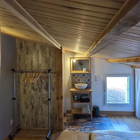 Petite Maison Avec Mezzanine بيت للعطل